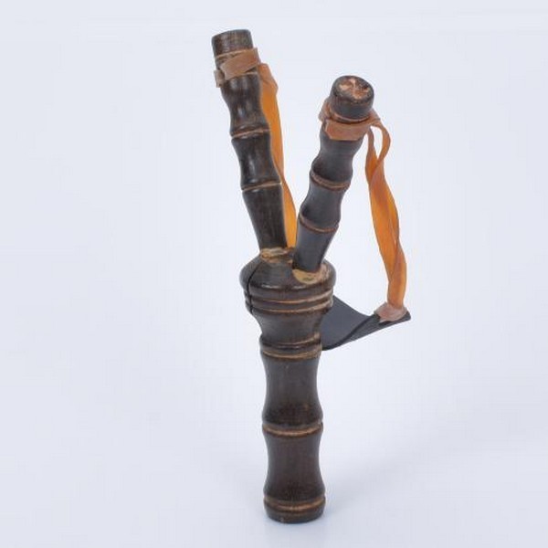 АРБАЛЕТИ, ЛУКИ, РОГАТКИ, МЕЧІ, ШАБЛІ