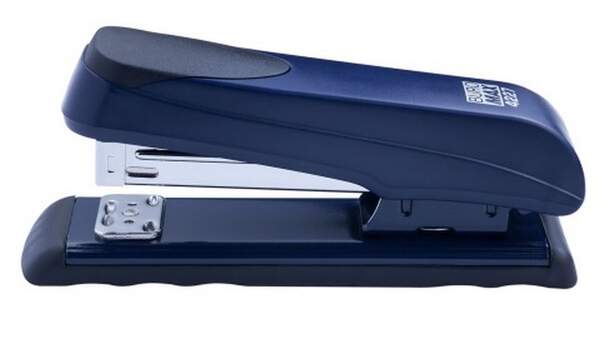 Степлер пластиковий до 20арк. (скоби №24, 26), синій BM.4227-02 (1/12) (шт.)
