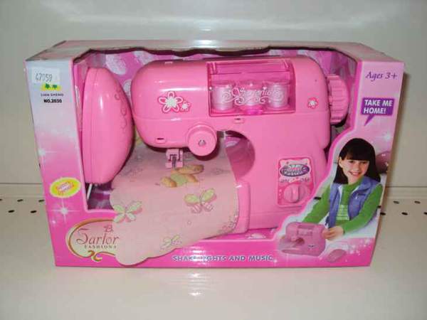 Швейна машина 2030 (36шт) 20-14,5-9см, шиє, педаль кер., муз, світло, на бат-ці, у кор-ці,28-18-11см (шт.)